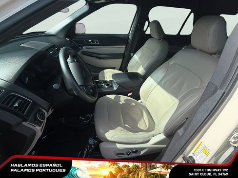 Used 2018 Ford Explorer XLT w/ Equipment Group 202A FWD image 12