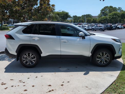 Certified 2023 Toyota RAV4 XLE Premium AWD/4WD image 11