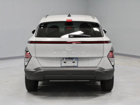 Used 2024 Hyundai Kona SEL AWD/4WD image 10