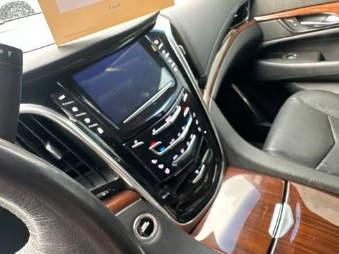Used 2019 Cadillac Escalade Premium Luxury AWD/4WD image 12