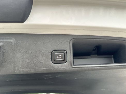 Used 2021 GMC Terrain SLT w/ Infotainment Package II FWD image 31