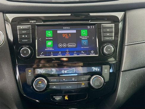 Used 2019 Nissan Rogue SV w/ Premium Package image 15