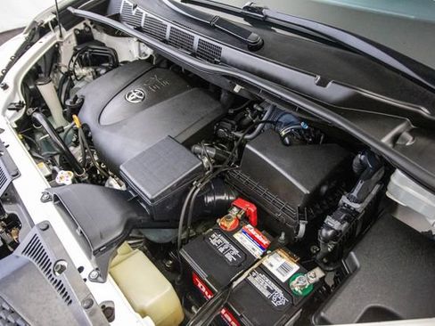 Used 2017 Toyota Sienna SE w/ SE Preferred Package image 46