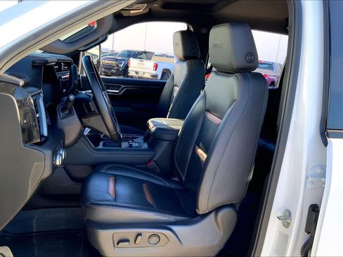 Used 2024 GMC Sierra 2500 AT4 w/ Technology Package image 7