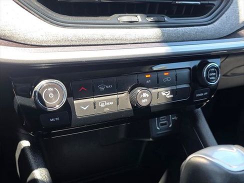 Certified 2022 Jeep Compass Latitude FWD image 29