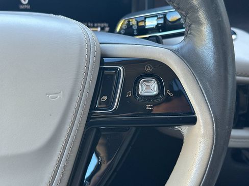 Used 2023 Lincoln Aviator Reserve w/ Equipment Group 201A RWD image 28