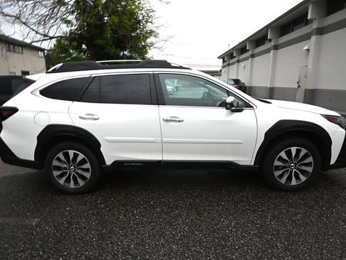 Used 2024 Subaru Outback Touring AWD/4WD image 2