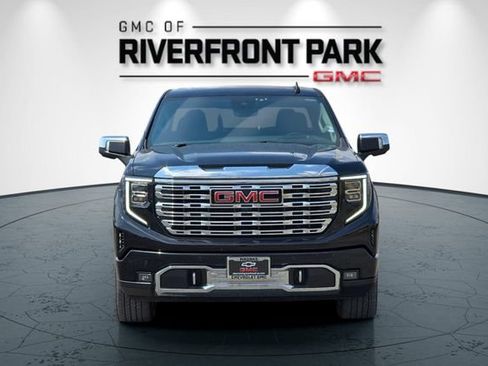 Used 2024 GMC Sierra 1500 Denali w/ Denali Reserve Package AWD/4WD image 8
