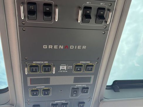 Used 2025 INEOS Grenadier AWD/4WD image 9
