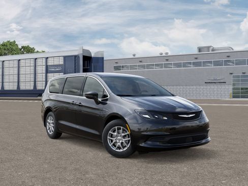 New 2026 Chrysler Voyager LX image 5
