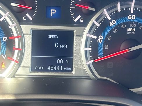 Certified 2016 Toyota 4Runner SR5 AWD/4WD image 19