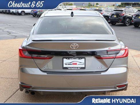 Used 2025 Toyota Camry XSE FWD image 5