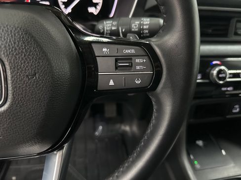 Used 2025 Honda Pilot Touring image 16