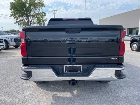 Used 2022 Chevrolet Silverado 1500 LT AWD/4WD image 6