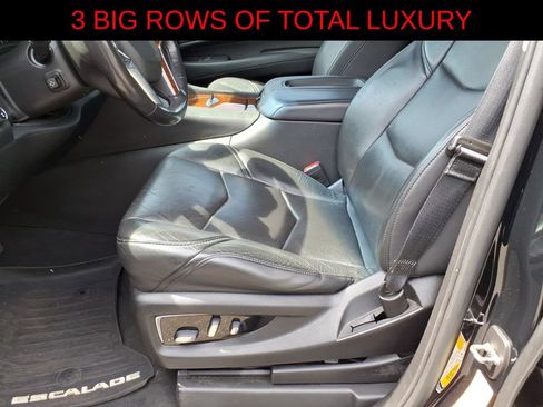 Used 2019 Cadillac Escalade ESV Luxury AWD/4WD image 16