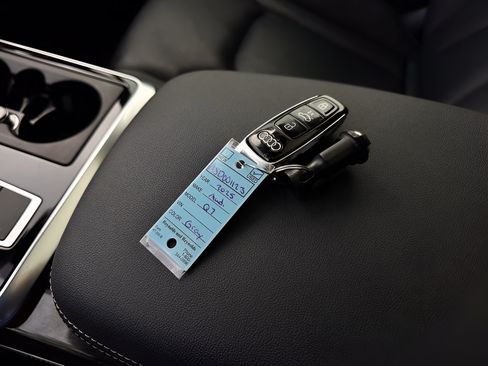 Used 2025 Audi Q7 2.0T Premium Plus AWD/4WD image 31
