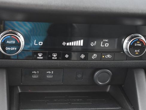 Used 2025 Mitsubishi Outlander SE FWD image 28