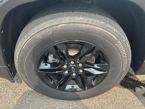 Used 2023 Chevrolet Traverse LS w/ Midnight/Sport Edition AWD/4WD image 9