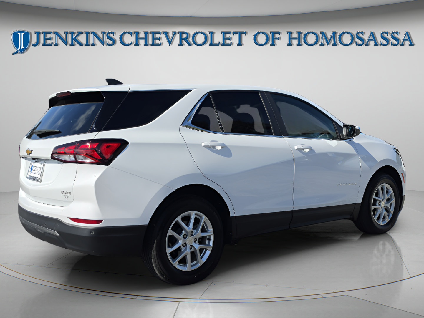 Used 2024 Chevrolet Equinox LT w/ LPO, Cargo Package FWD image 4