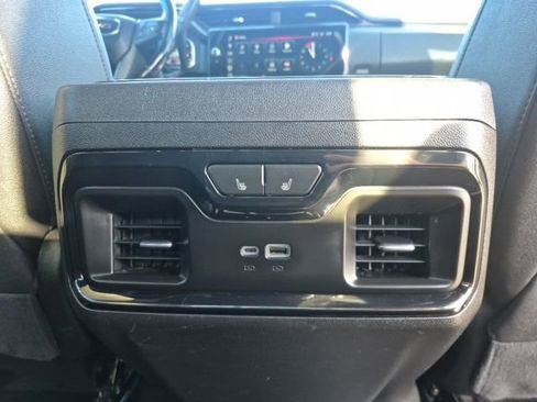 Used 2024 GMC Sierra 3500 AT4 w/ Technology Package AWD/4WD image 17