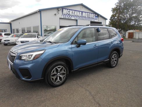 Used 2020 Subaru Forester Premium image 5