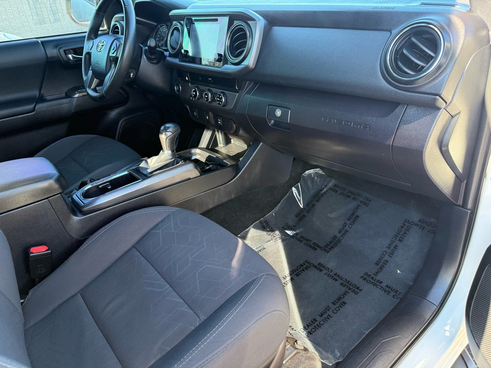 Used 2017 Toyota Tacoma TRD Sport w/ Tow Package RWD image 30