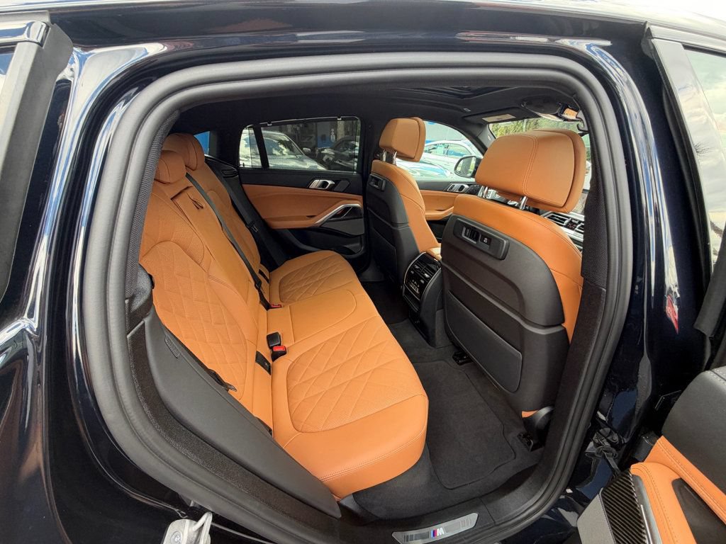 Used 2023 BMW X6 M50i w/ Parking Assistance Package AWD/4WD image 33