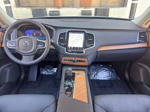 Used 2024 Volvo XC90 T8 Plus w/ Protection Package Premier AWD/4WD image 13