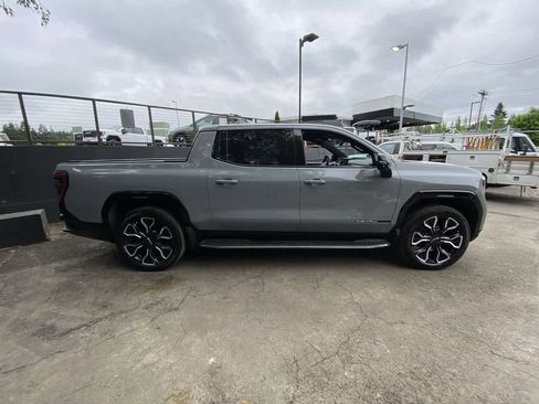 Used 2025 GMC Sierra EV Denali AWD/4WD image 7