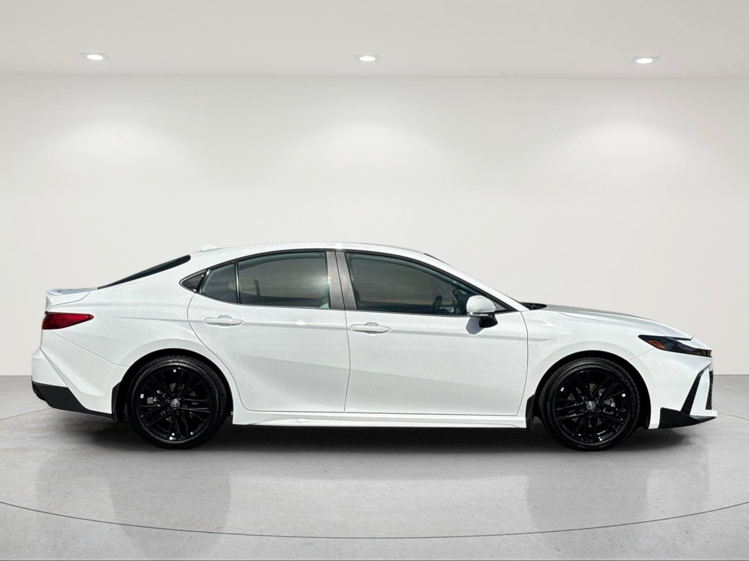 Used 2026 Toyota Camry SE w/ Multimedia Upgrade Package FWD image 7