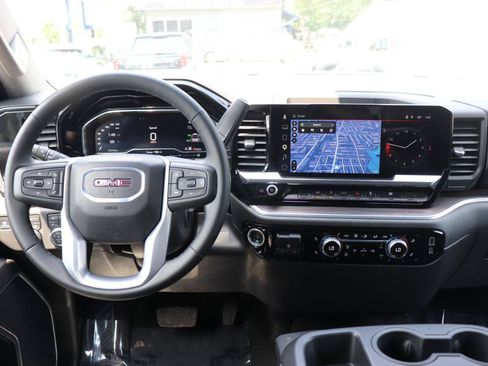 Used 2025 GMC Sierra 1500 SLT AWD/4WD image 17