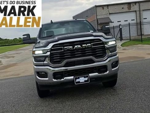 Used 2025 RAM 2500 Big Horn AWD/4WD image 3