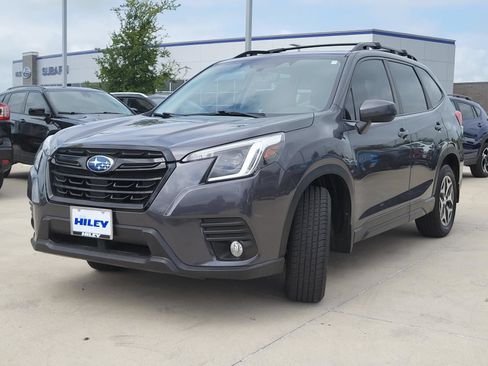Used 2023 Subaru Forester Premium AWD/4WD image 2