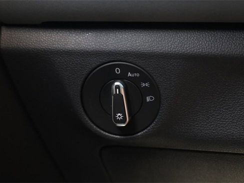 New 2025 Volkswagen Jetta SE image 19