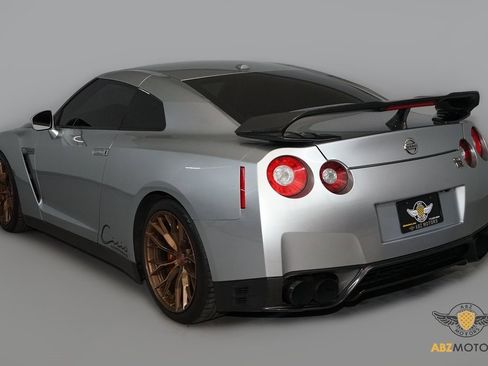 Used 2012 Nissan GT-R Black Edition image 7