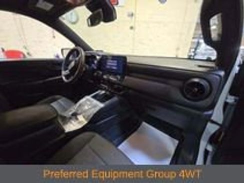 Used 2024 Chevrolet Colorado W/T w/ WT Convenience Package AWD/4WD image 7