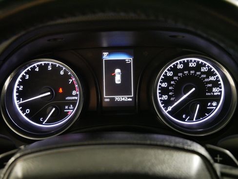 Used 2019 Toyota Camry SE image 21