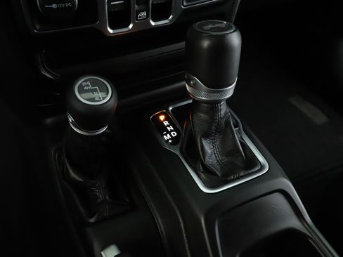 Used 2021 Jeep Wrangler Unlimited Sahara image 16