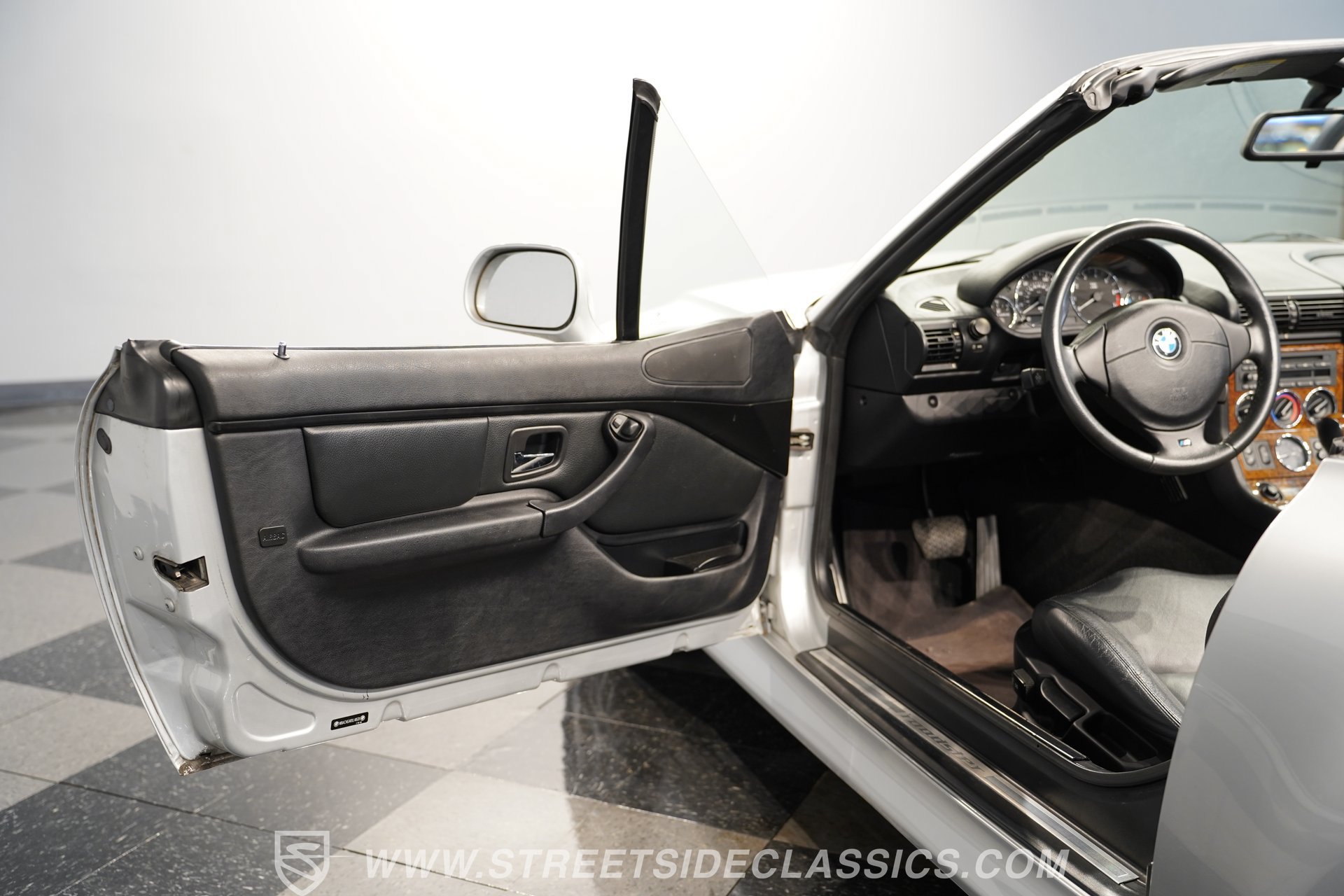 Used 2001 BMW Z3 3.0i RWD image 33