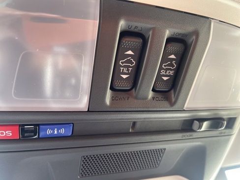 New 2025 Subaru Crosstrek 2.5i Premium image 31