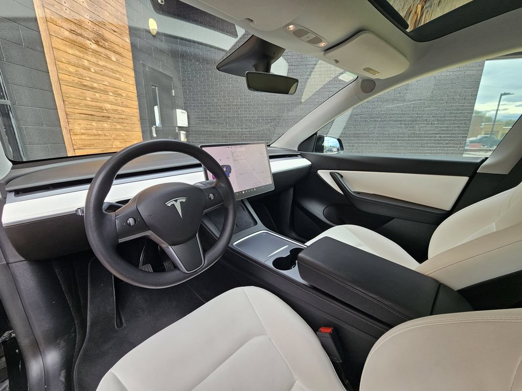 Used 2021 Tesla Model Y Long Range AWD/4WD image 16