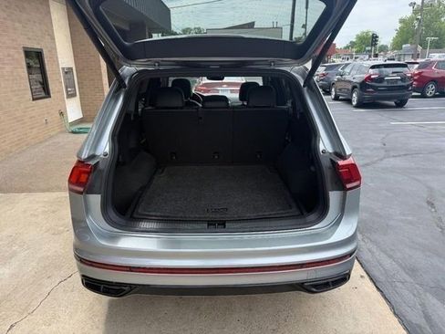 Used 2022 Volkswagen Tiguan SE R-Line AWD/4WD image 6