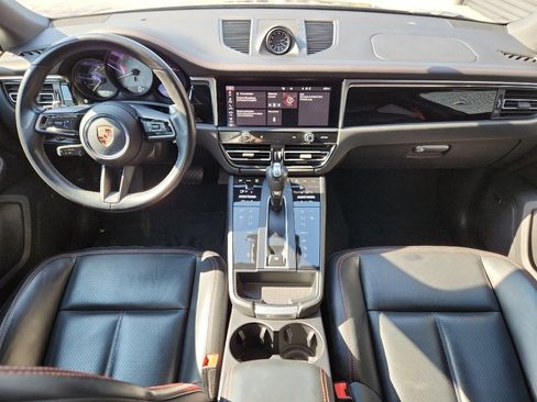 Certified 2022 Porsche Macan S image 14