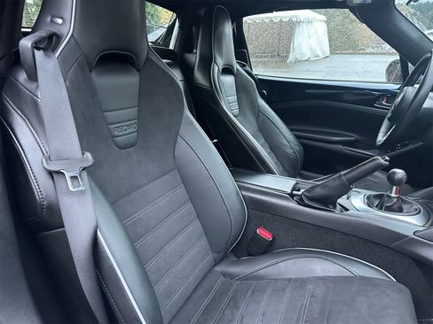 Used 2022 MAZDA MX-5 Miata Club w/ Interior Package image 11