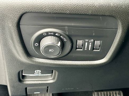Used 2023 Jeep Grand Cherokee Limited RWD image 10