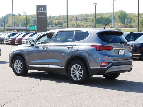 Used 2019 Hyundai Santa Fe SE image 8
