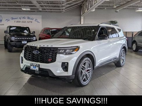 Used 2025 Ford Explorer ST AWD/4WD image 4
