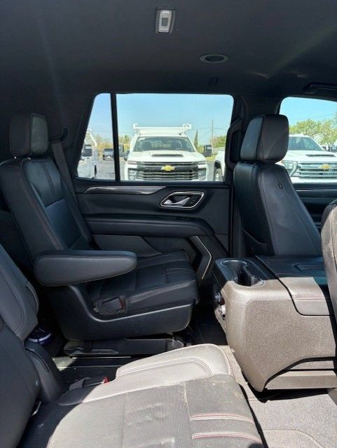 Used 2021 Chevrolet Tahoe RST w/ Luxury Package AWD/4WD image 12