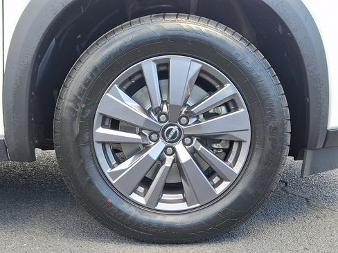Certified 2023 Nissan Pathfinder SV w/ SV Premium Package AWD/4WD image 8