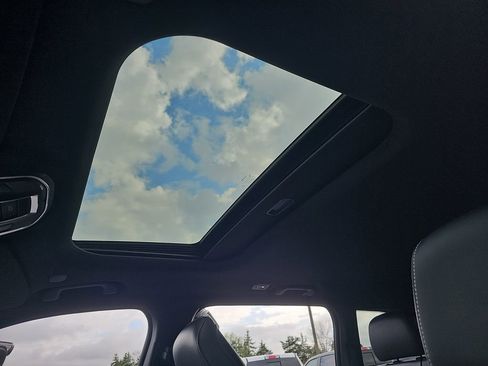 Certified 2024 Jeep Grand Cherokee Altitude image 29